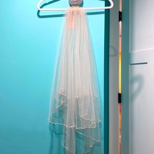 NWT Rhinestone Comb 2 Tier Veil Fingertip Length